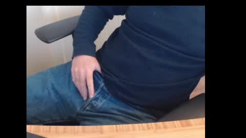 Snapshot of robidan6923 chatting on February 13, 2025, 3:14 pm robidan6923 online show from February 13, 2025, 3:14 pm