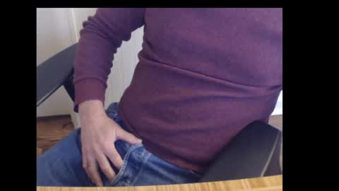 Snapshot of robidan6923 chatting on March 6, 2025, 2:29 pm robidan6923 online show from March 6, 2025, 2:29 pm