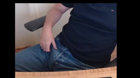 Snapshot of robidan6923 chatting on September 17, 2025, 12:51 pm robidan6923 online show from September 17, 2025, 12:51 pm