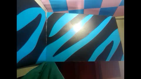 R online show from February 7, 2025, 9:26 pm