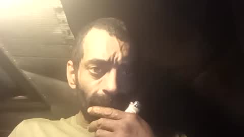 R online show from October 25, 2025, 10:37 pm