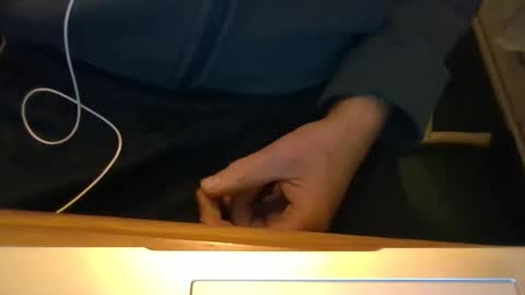 Roger online show from December 5, 2025, 4:58 pm