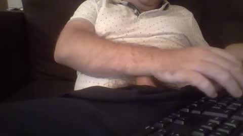 robmutant online show from February 18, 2025, 5:31 am