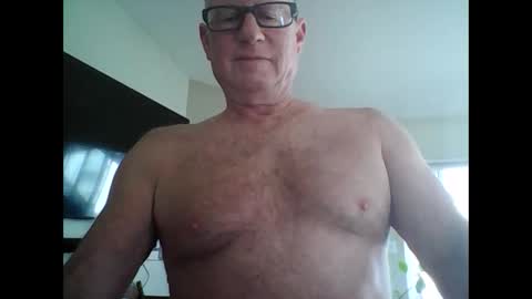 robo0000 online show from March 25, 2026, 4:24 pm