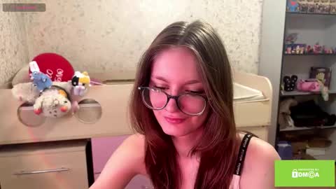 robynsentinella online show from March 9, 2026, 3:10 am