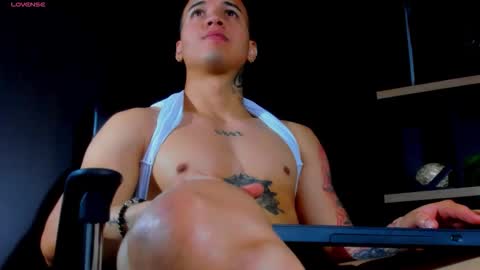 rocco_santos online show from March 25, 2026, 6:36 pm