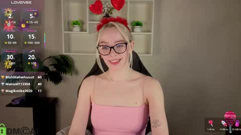 Snapshot of rockett_bunny chatting on May 18, 2026, 4:07 am Rockett online show from May 18, 2026, 4:07 am