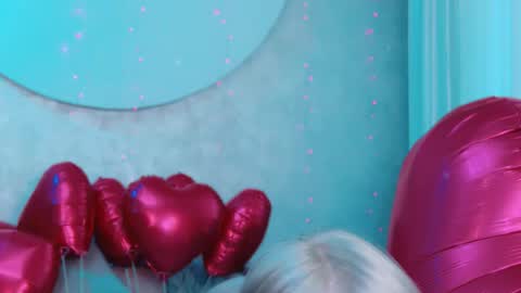 Lina and Den online show from February 19, 2026, 7:04 am