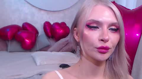 Lina and Den online show from February 20, 2026, 7:10 am