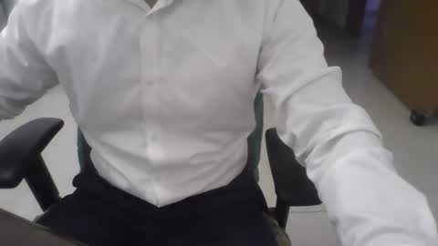 rockysam090 online show from December 5, 2024, 2:33 pm