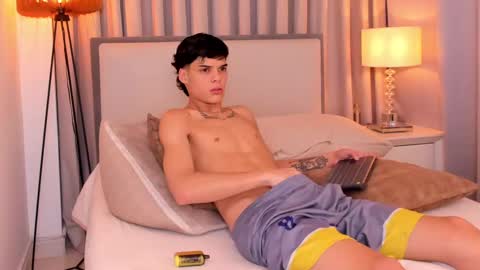 Snapshot of rockywood20cm chatting on October 3, 2025, 7:44 pm RockyWood20CM online show from October 3, 2025, 7:44 pm