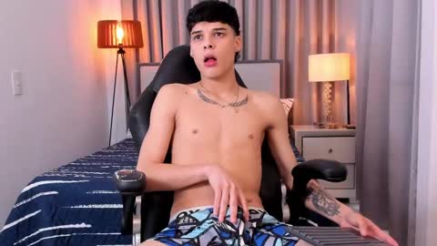 Snapshot of rockywood20cm chatting on October 15, 2025, 9:26 pm RockyWood20CM online show from October 15, 2025, 9:26 pm