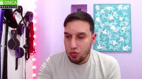 Thiago independent model online show from November 16, 2025, 7:30 pm