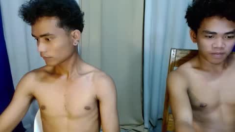 roianboyyy online show from May 8, 2026, 4:56 pm