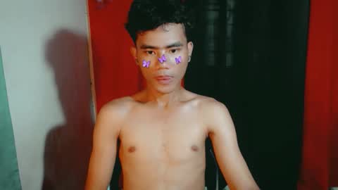 roianboyyy online show from May 9, 2026, 5:01 am