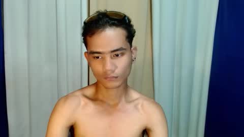 roianboyyy online show from May 9, 2026, 5:07 pm