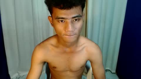 roianboyyy online show from May 10, 2026, 11:26 am