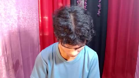 roianboyyy online show from May 25, 2026, 11:55 pm