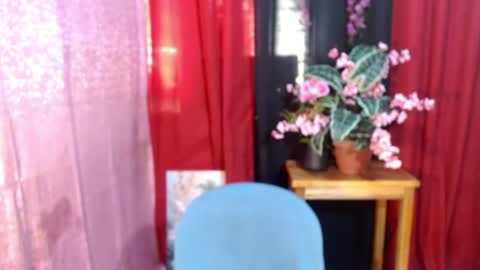 roianboyyy online show from June 18, 2026, 11:53 pm