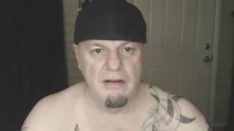 roinaz online show from January 31, 2025, 7:51 pm