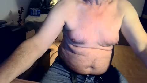 Snapshot of rolandloser1000 chatting on December 17, 2024, 4:43 pm rolandloser1000 online show from December 17, 2024, 4:43 pm