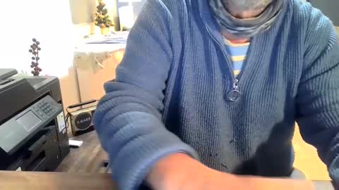 Snapshot of rolandloser1000 chatting on January 4, 2025, 3:39 pm rolandloser1000 online show from January 4, 2025, 3:39 pm