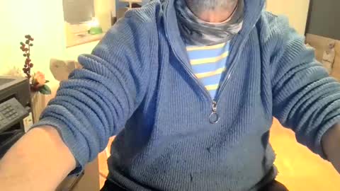 Snapshot of rolandloser1000 chatting on January 9, 2025, 6:15 pm rolandloser1000 online show from January 9, 2025, 6:15 pm