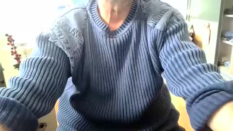 Snapshot of rolandloser1000 chatting on January 22, 2025, 1:21 pm rolandloser1000 online show from January 22, 2025, 1:21 pm