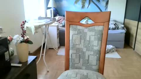 Snapshot of rolandloser1000 chatting on February 9, 2025, 9:05 am rolandloser1000 online show from February 9, 2025, 9:05 am