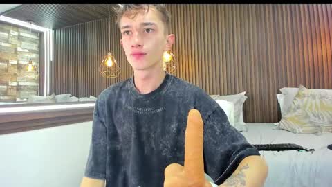 Snapshot of rolito18_ chatting on March 1, 2025, 5:05 pm twink juli online show from March 1, 2025, 5:05 pm