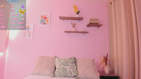 Snapshot of roma_lovee chatting on June 1, 2026, 11:23 am Roma online show from June 1, 2026, 11:23 am
