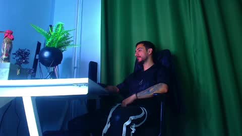 Snapshot of romaniamaster1 chatting on April 22, 2026, 5:43 am romaniamaster1 online show from April 22, 2026, 5:43 am