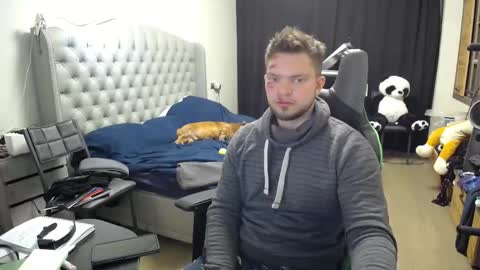 romantic_twunk online show from October 8, 2025, 2:09 am