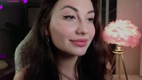 romanticsonya online show from April 1, 2026, 8:50 pm