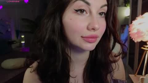 romanticsonya online show from April 7, 2026, 9:59 pm