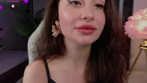 romanticsonya online show from April 27, 2026, 6:55 am