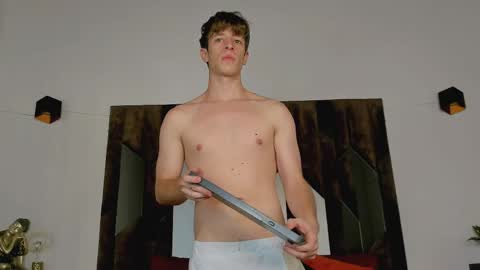 Romeo Ricci online show from May 27, 2026, 1:02 am
