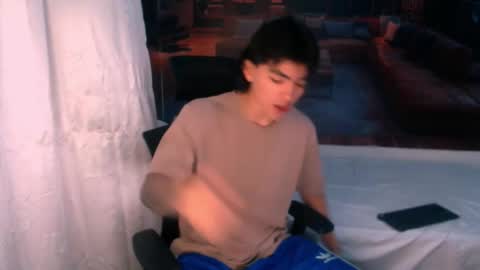 Romeo online show from December 22, 2025, 7:33 pm