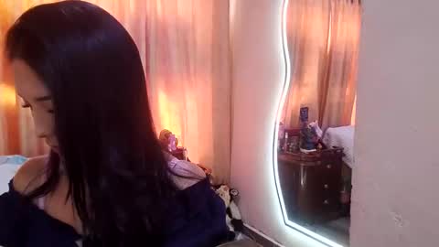 Snapshot of ronny_m_12 chatting on September 16, 2025, 7:48 pm andrea online show from September 16, 2025, 7:48 pm