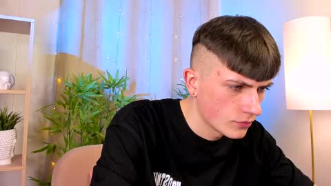 Rony online show from April 4, 2026, 9:12 pm