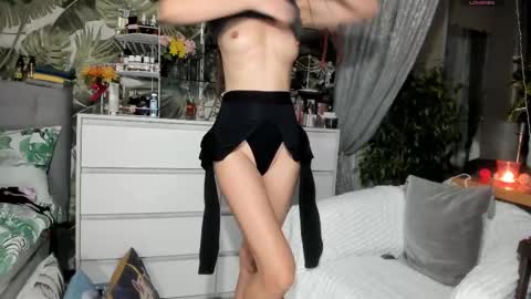 Aurora online show from February 22, 2025, 10:42 pm