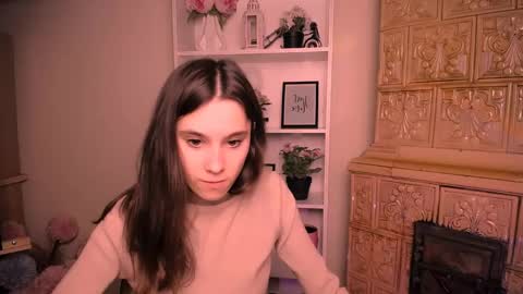 Snapshot of rosalais_ chatting on April 21, 2026, 6:31 am Rose online show from April 21, 2026, 6:31 am