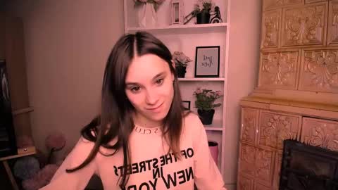 Snapshot of rosalais_ chatting on April 22, 2026, 6:27 am Rose online show from April 22, 2026, 6:27 am