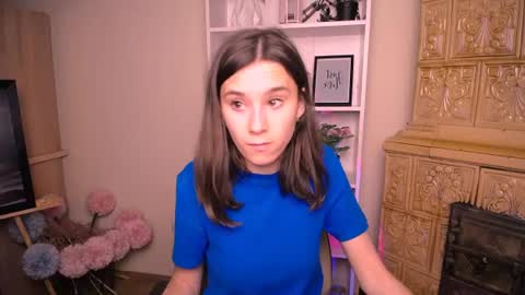 Snapshot of rosalais_ chatting on June 18, 2026, 9:14 am Rose online show from June 18, 2026, 9:14 am