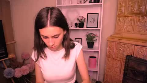 Snapshot of rosalais_ chatting on June 30, 2026, 5:52 am Rose online show from June 30, 2026, 5:52 am