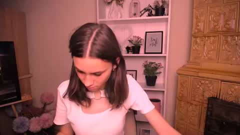 Snapshot of rosalais_ chatting on July 2, 2026, 6:30 am Rose online show from July 2, 2026, 6:30 am