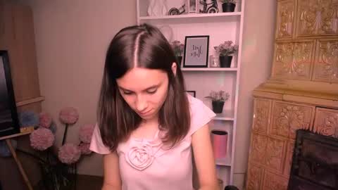 Snapshot of rosalais_ chatting on July 14, 2026, 6:51 am Rose online show from July 14, 2026, 6:51 am