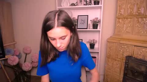 Snapshot of rosalais_ chatting on July 18, 2026, 5:55 am Rose online show from July 18, 2026, 5:55 am