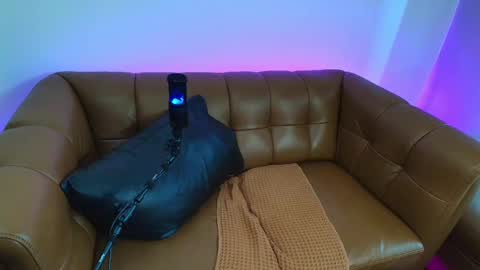 Rosalie Caine online show from October 6, 2025, 6:16 pm