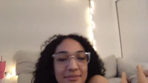 Snapshot of rosalinatoosexy chatting on January 3, 2025, 8:32 am Rosalina online show from January 3, 2025, 8:32 am